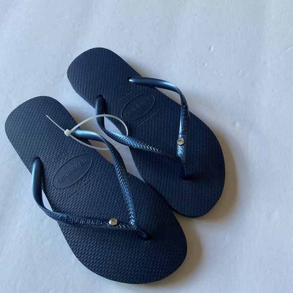 HAVAIANAS WOMENS FLIP FLOPS WITH SWAROVSKI CRYSTAL ACCENT BLUE SIZE 7/8 NWOT - Picture 1 of 10